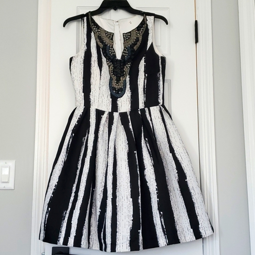 STUNNING BOUTIQUE COCKTAIL DRESS